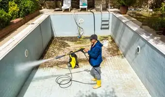 deep-swimming-pool-cleaning-riyadh